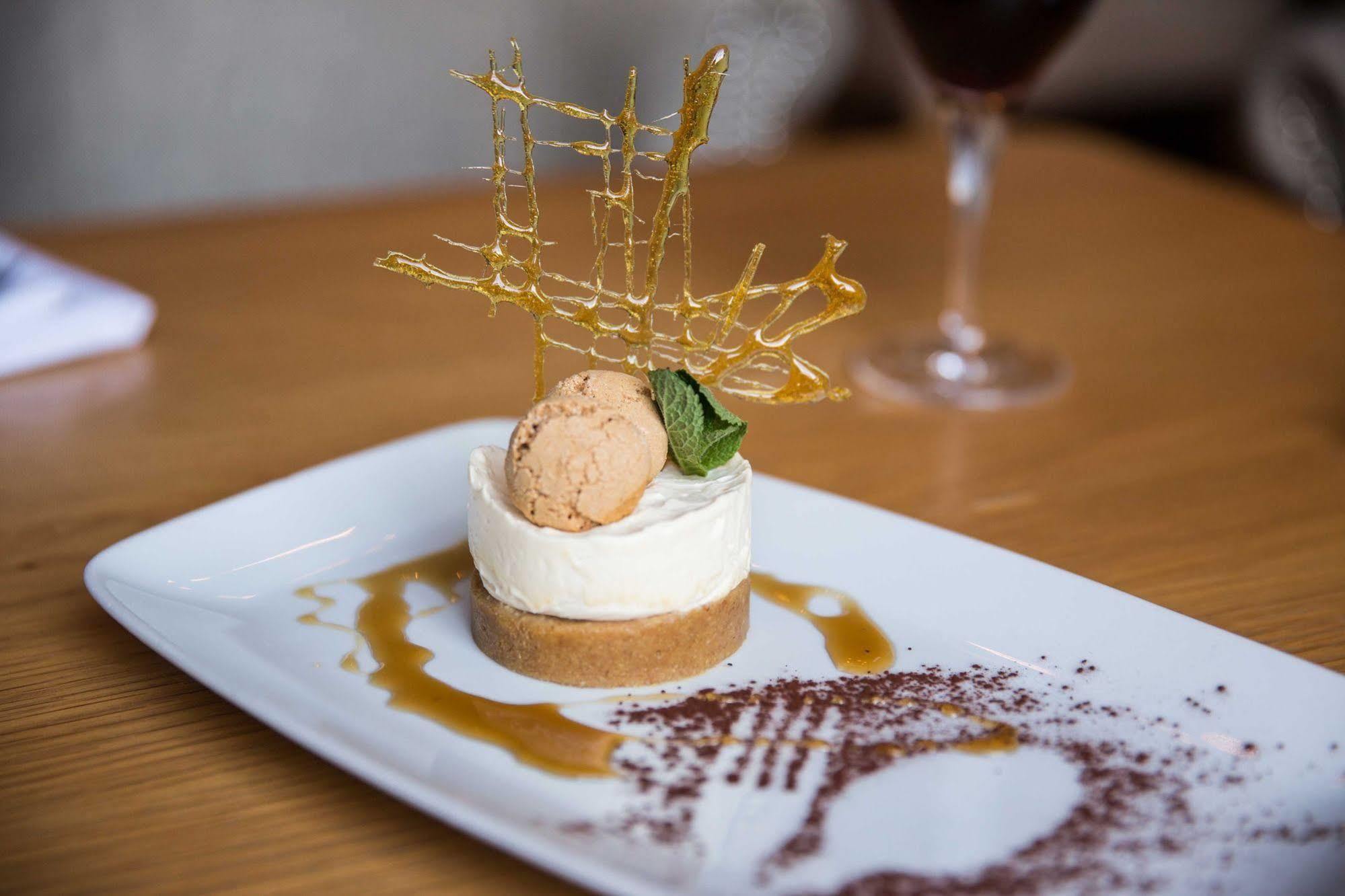 Judge'S Lodging York Exterior photo A dessert