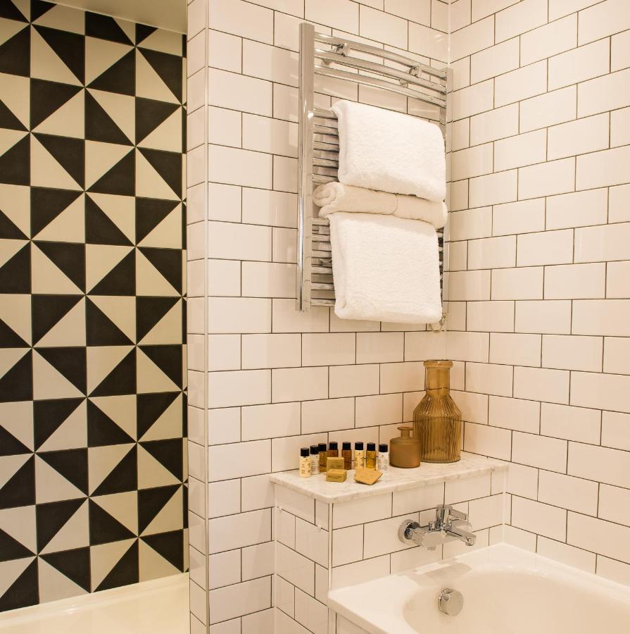 Judge'S Lodging York Exterior photo Metro tiles in a bathroom